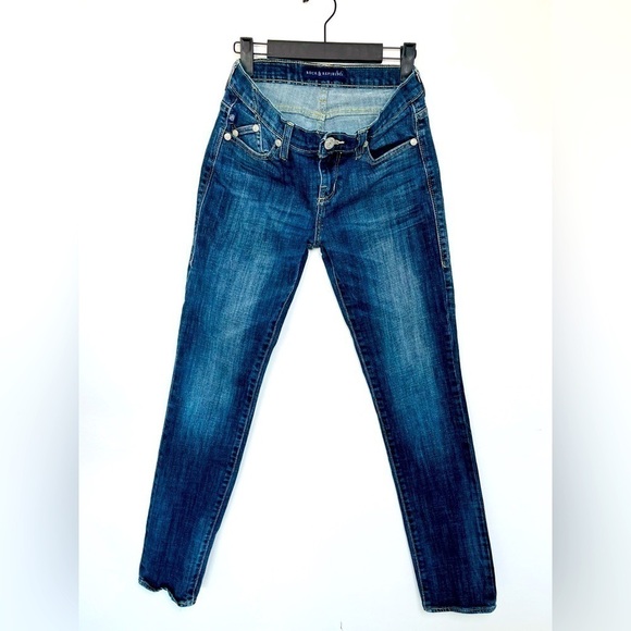 Rock & Republic Women's Skinny Distressed Dark Wash Jeans Size 4 - Picture 1 of 11